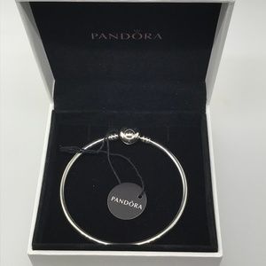 Pandora Moments Heart Clasp Bangle